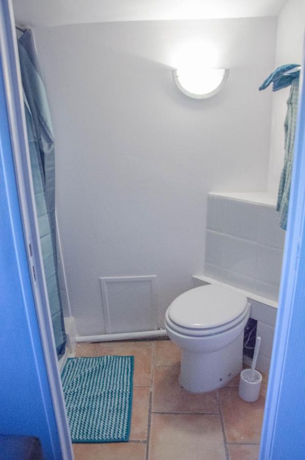 Studio Entre Cevennes Et Camargue Montfrin Exterior photo